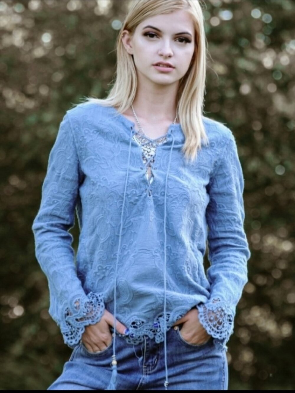 ODDY embroidered laced tassel tie top blue